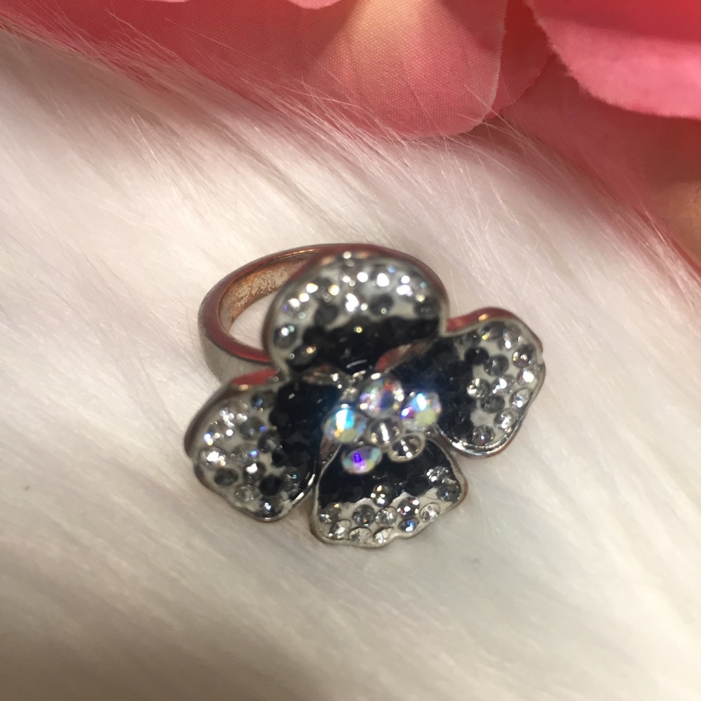 Guess cocktail ring